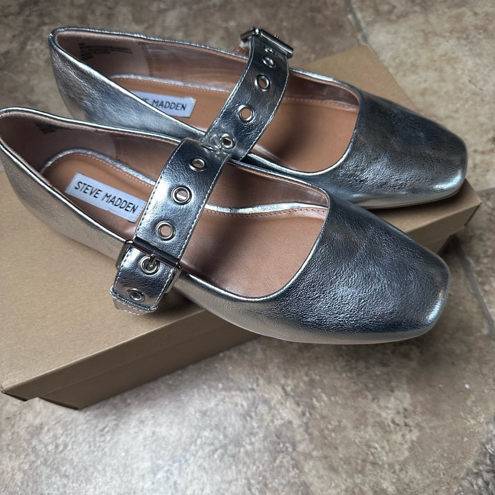 Steve Madden Metallic Silver Mary Jane’s